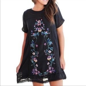 Beautiful embroidered mini short sleeve dress
